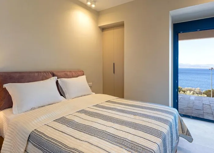 Terra Lac de Vouliagmeni